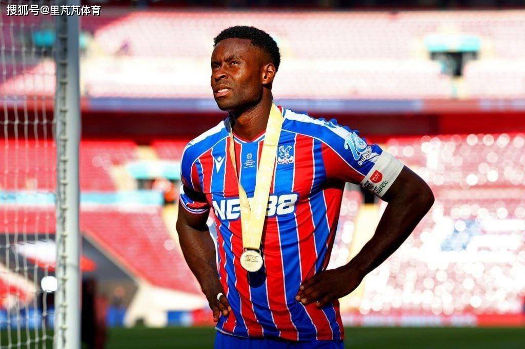 斯洛特不会放弃，加速购买水晶宫队长：他是提升后防可靠的保障