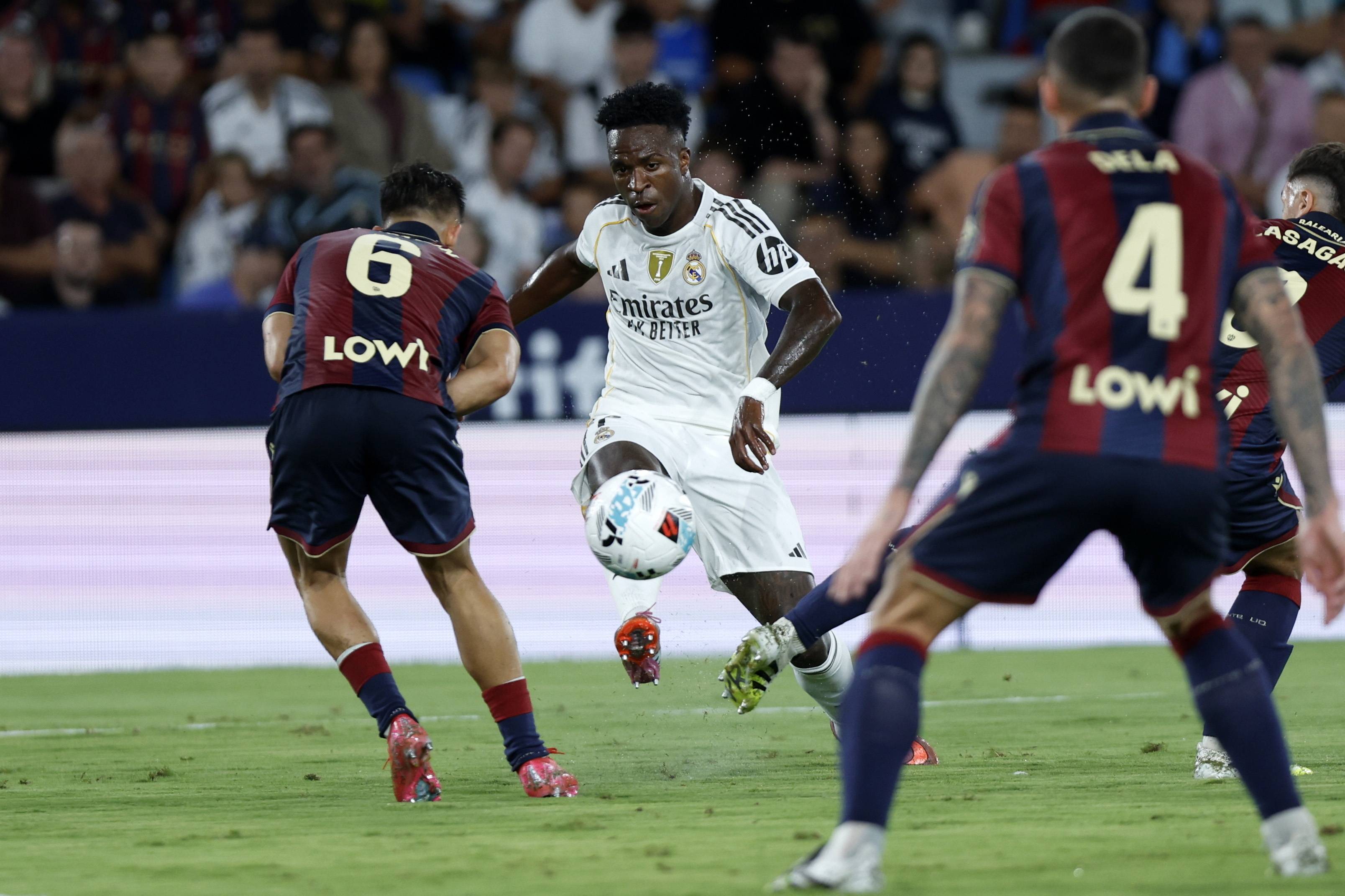 (外代二线)足球——西甲:皇马胜莱万特