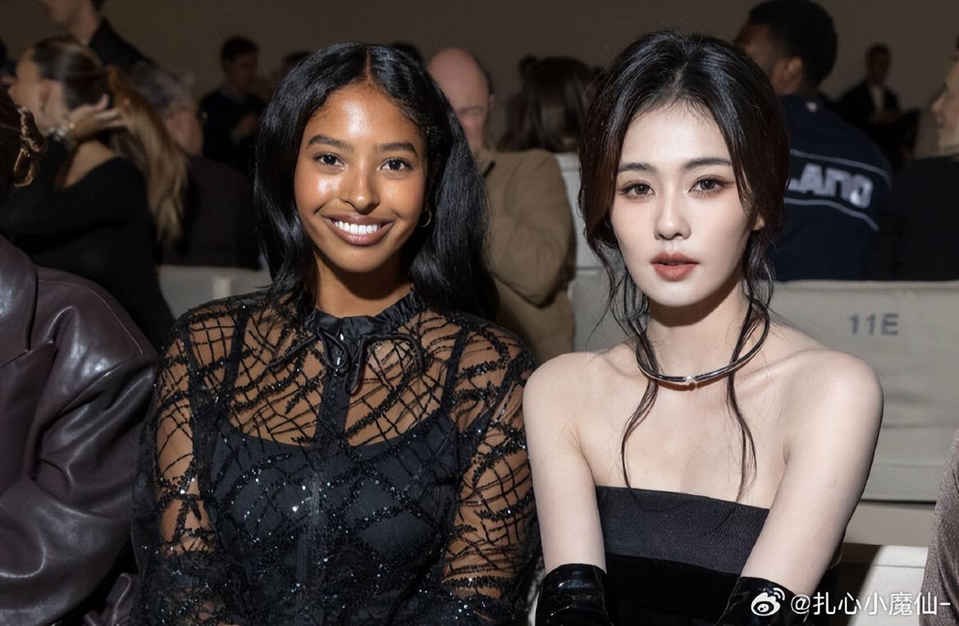 白鹿与科比大女儿同框看秀