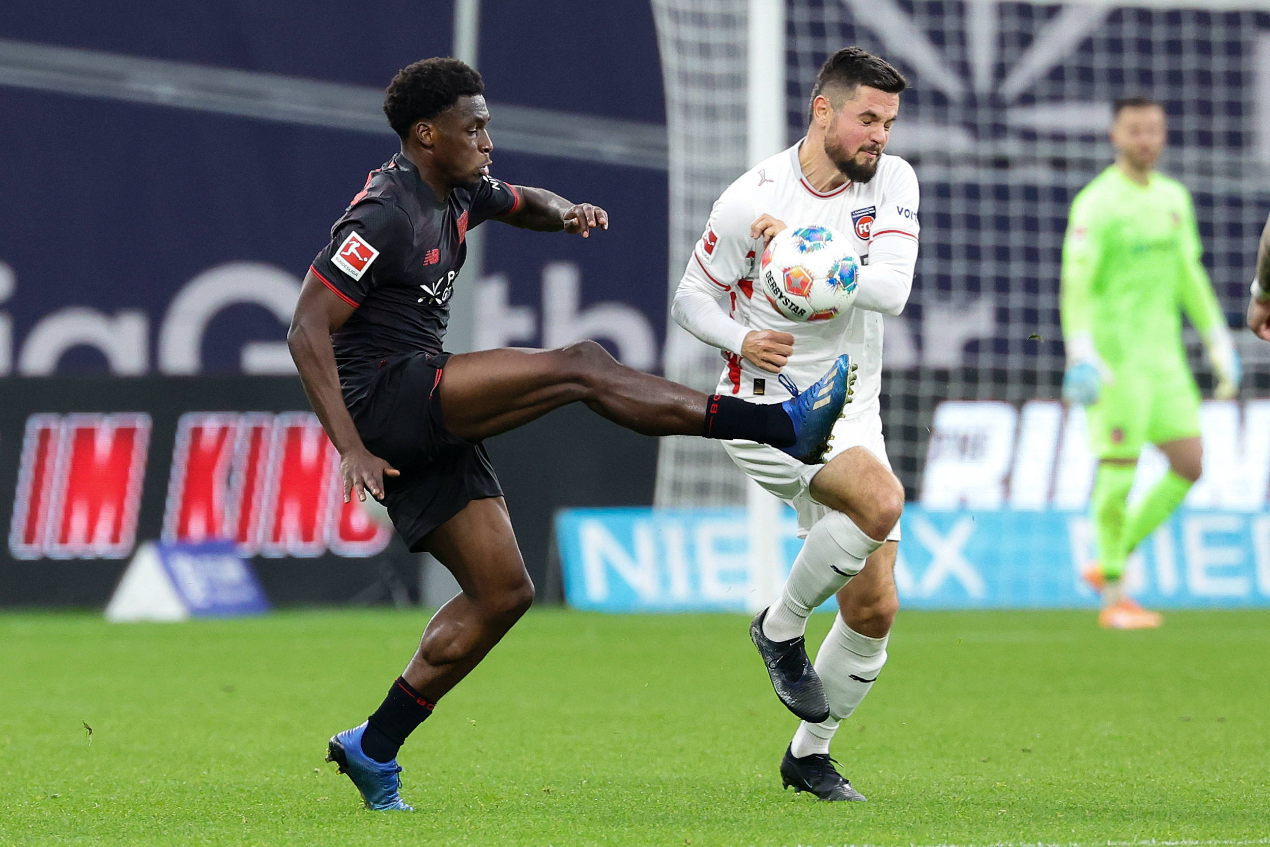 （体育）足球——德甲：勒沃库森胜海登海姆