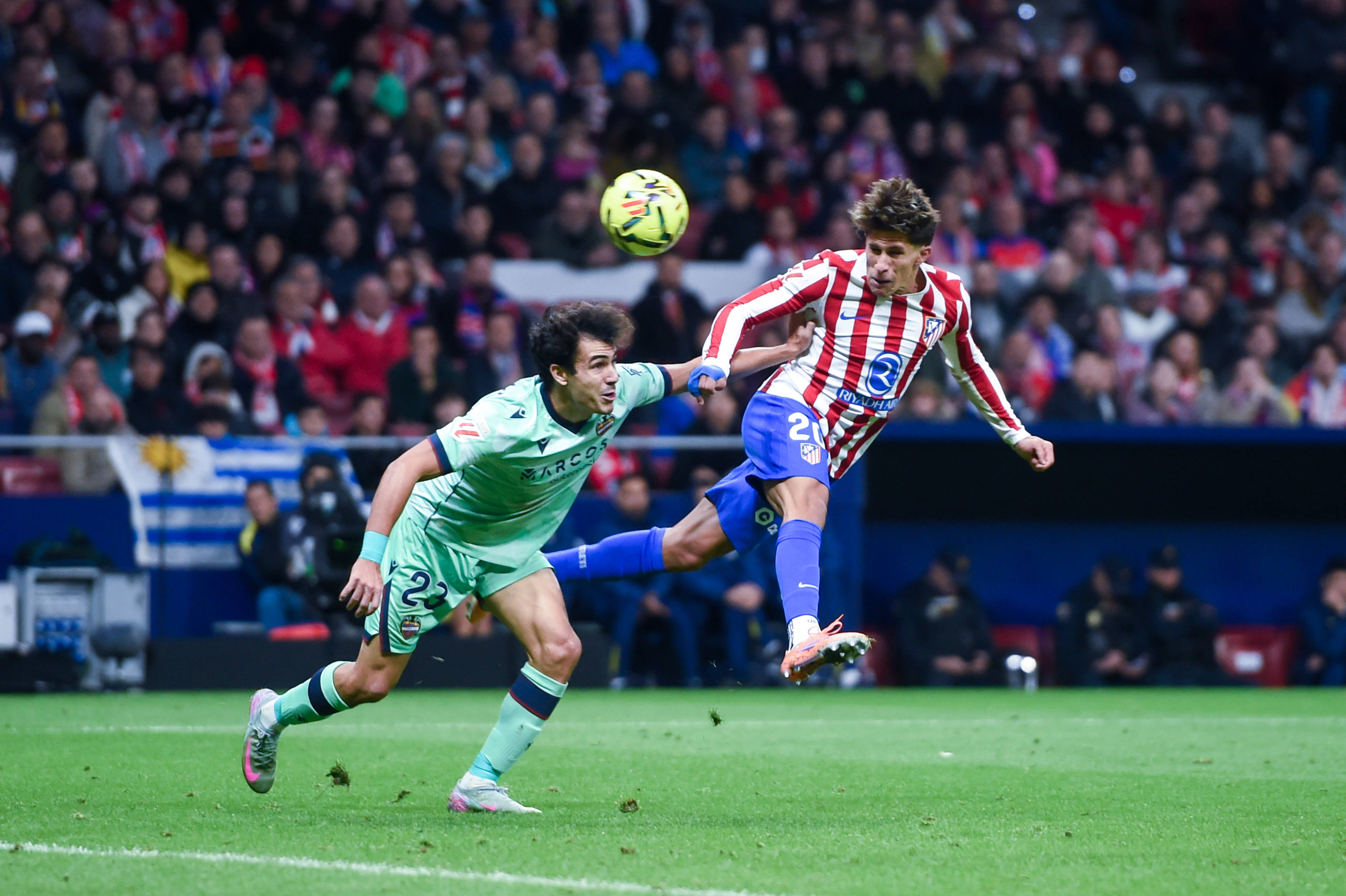 （体育）足球——西甲：马德里竞技战胜莱万特