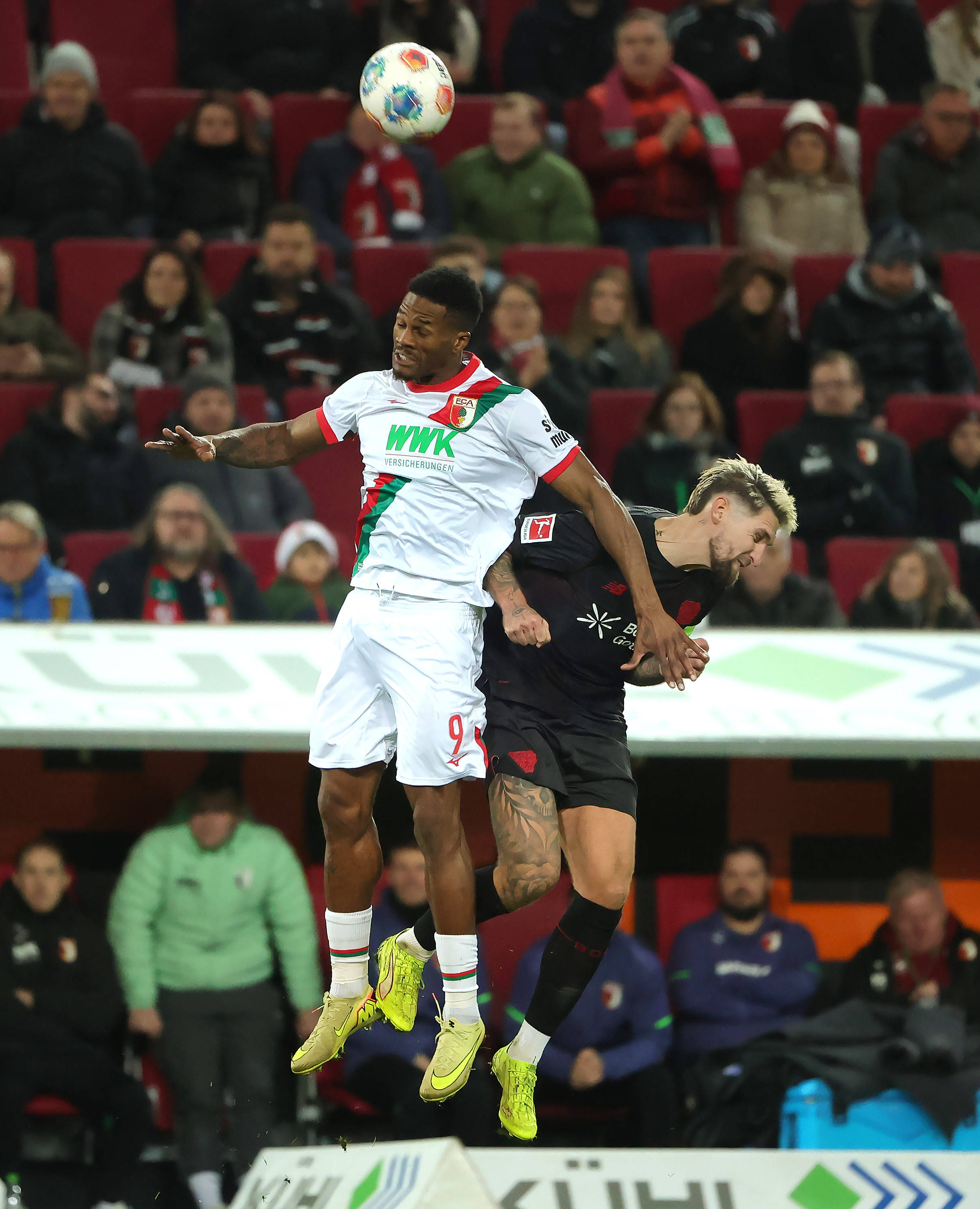 （体育）足球——德甲：奥格斯堡胜勒沃库森