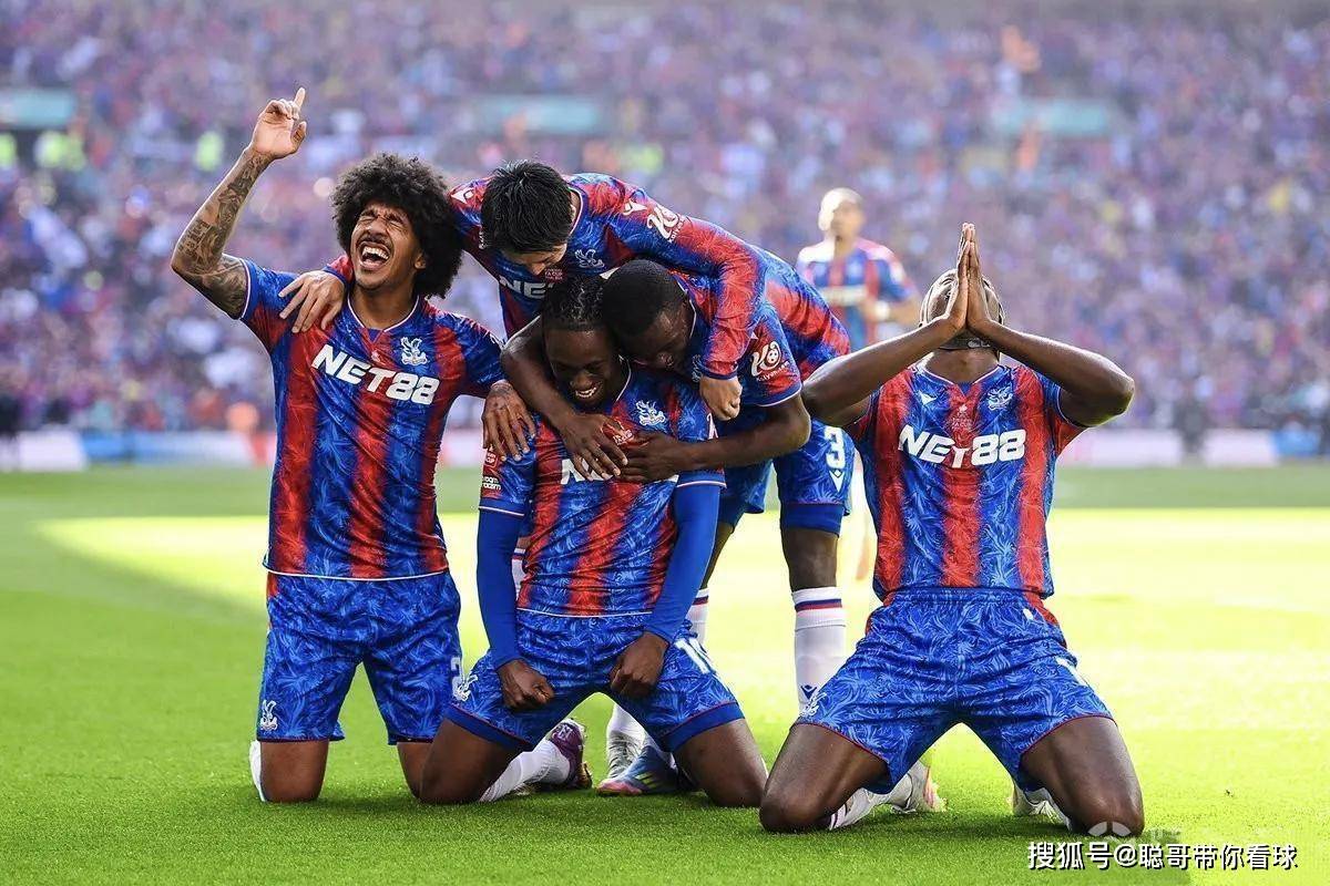 英超联赛，富勒姆VS桑德兰，主场狂龙能否战胜大黑马桑德兰？