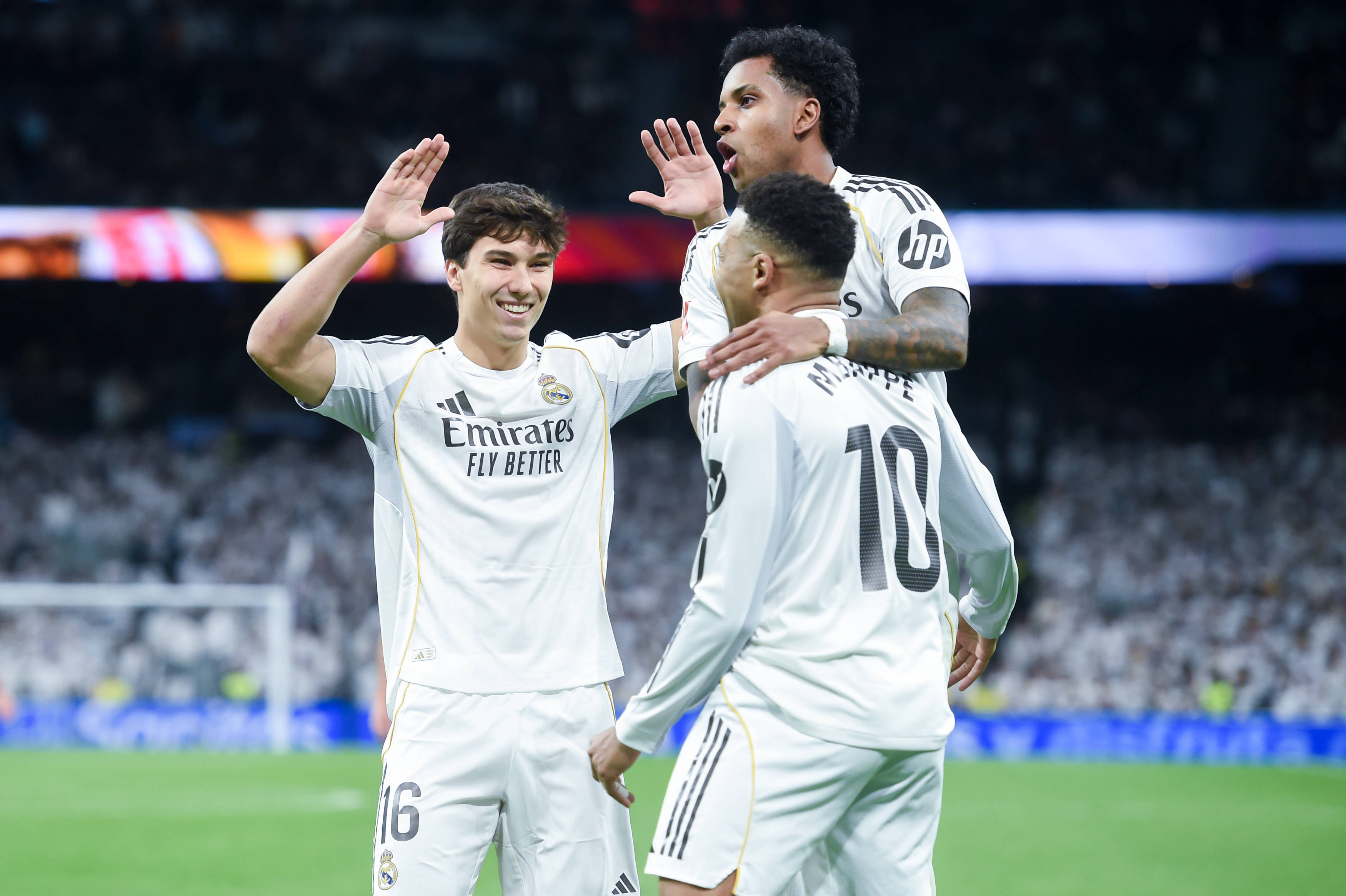 （体育）足球——西甲：皇马胜塞维利亚