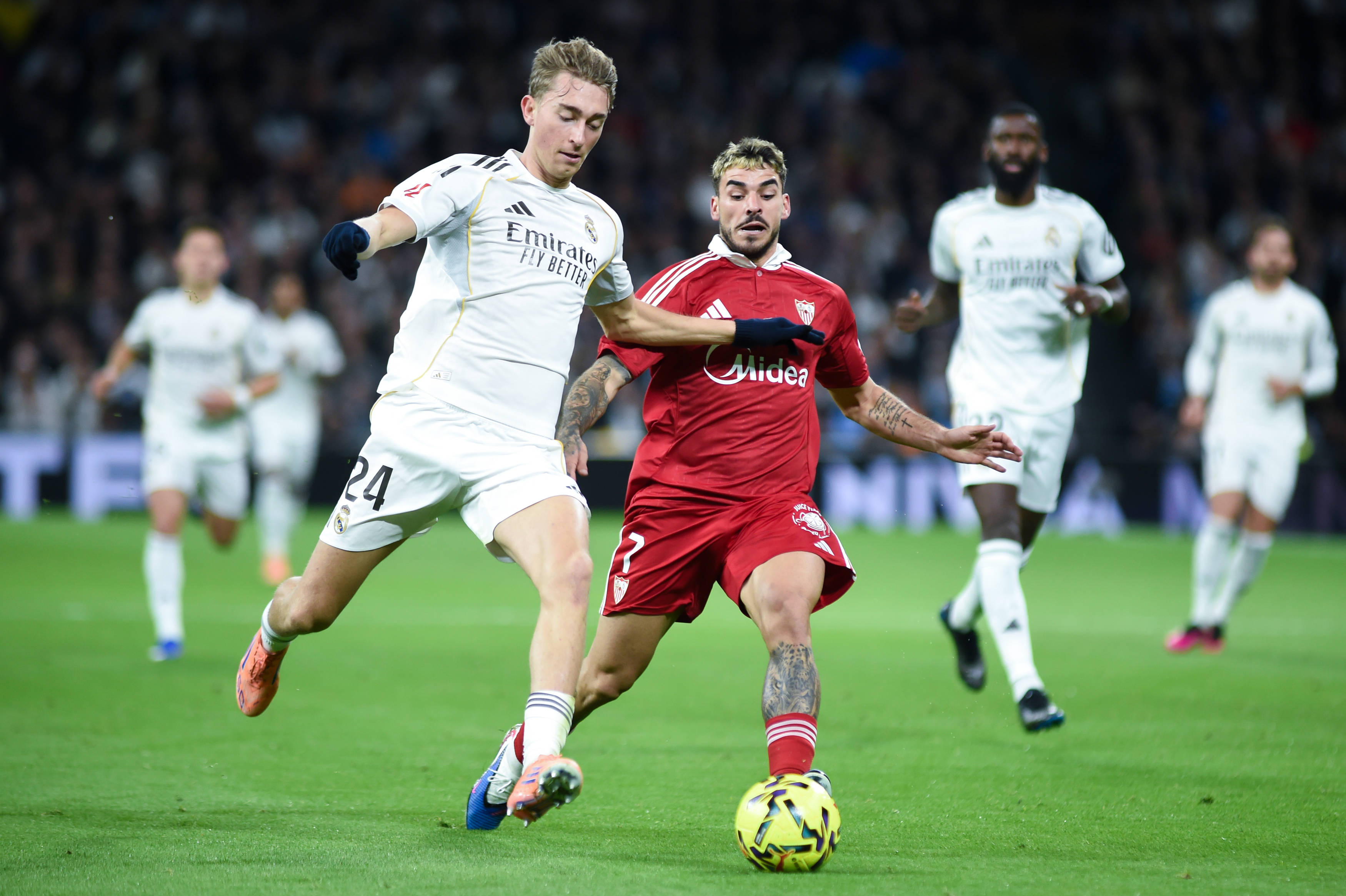 （体育）足球——西甲：皇马胜塞维利亚