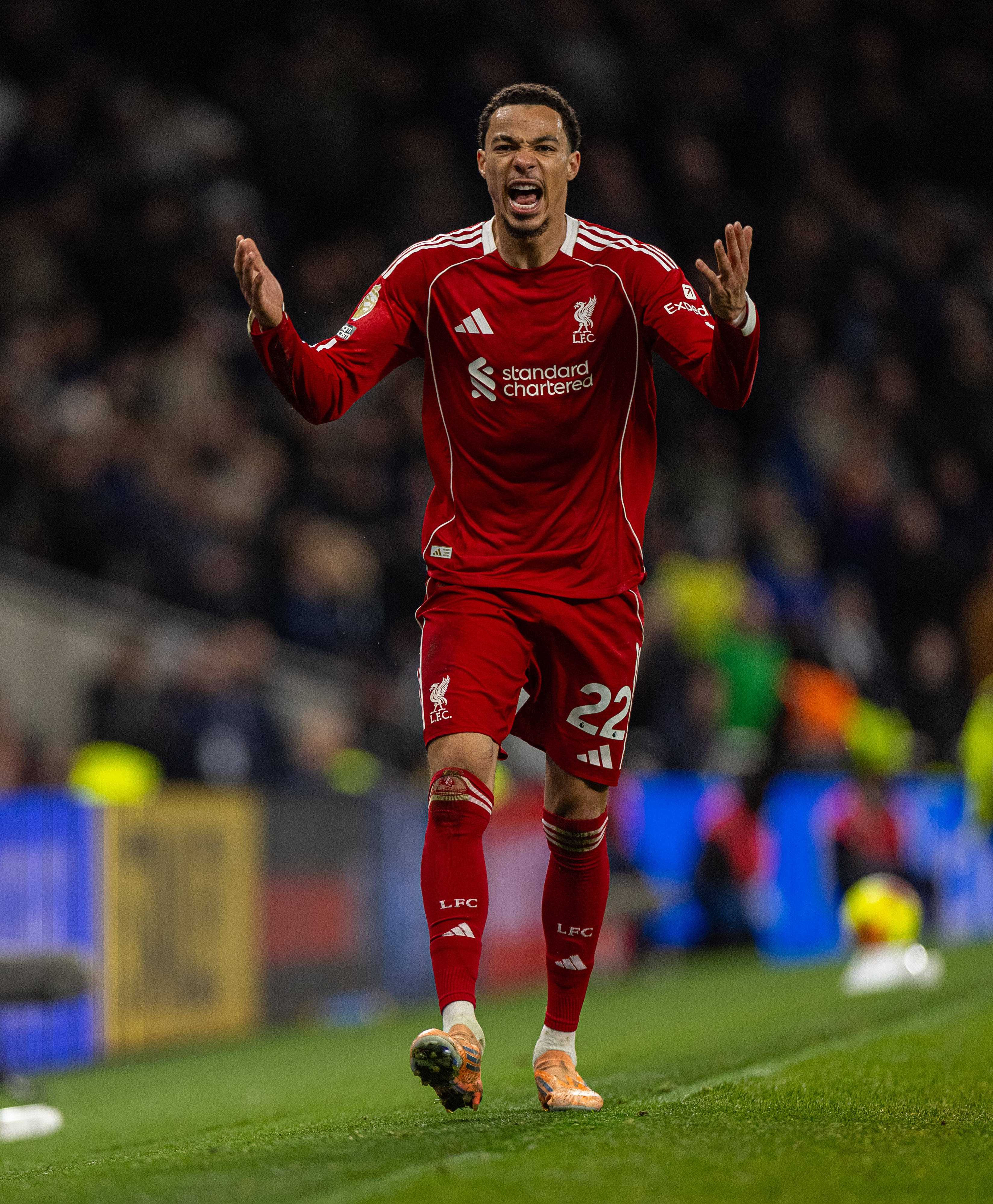 （体育）足球——英超：热刺不敌利物浦