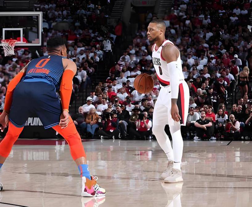 一人一城的孤胆传奇！利拉德超远三分绝杀，开拓者118-115险胜