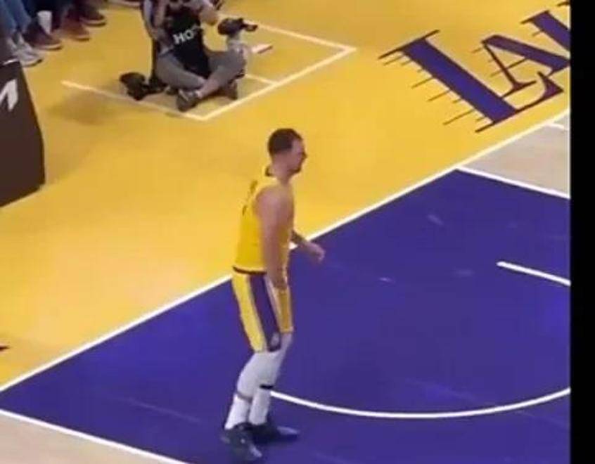 库里超远三分绝杀！勇士119-109胜湖人