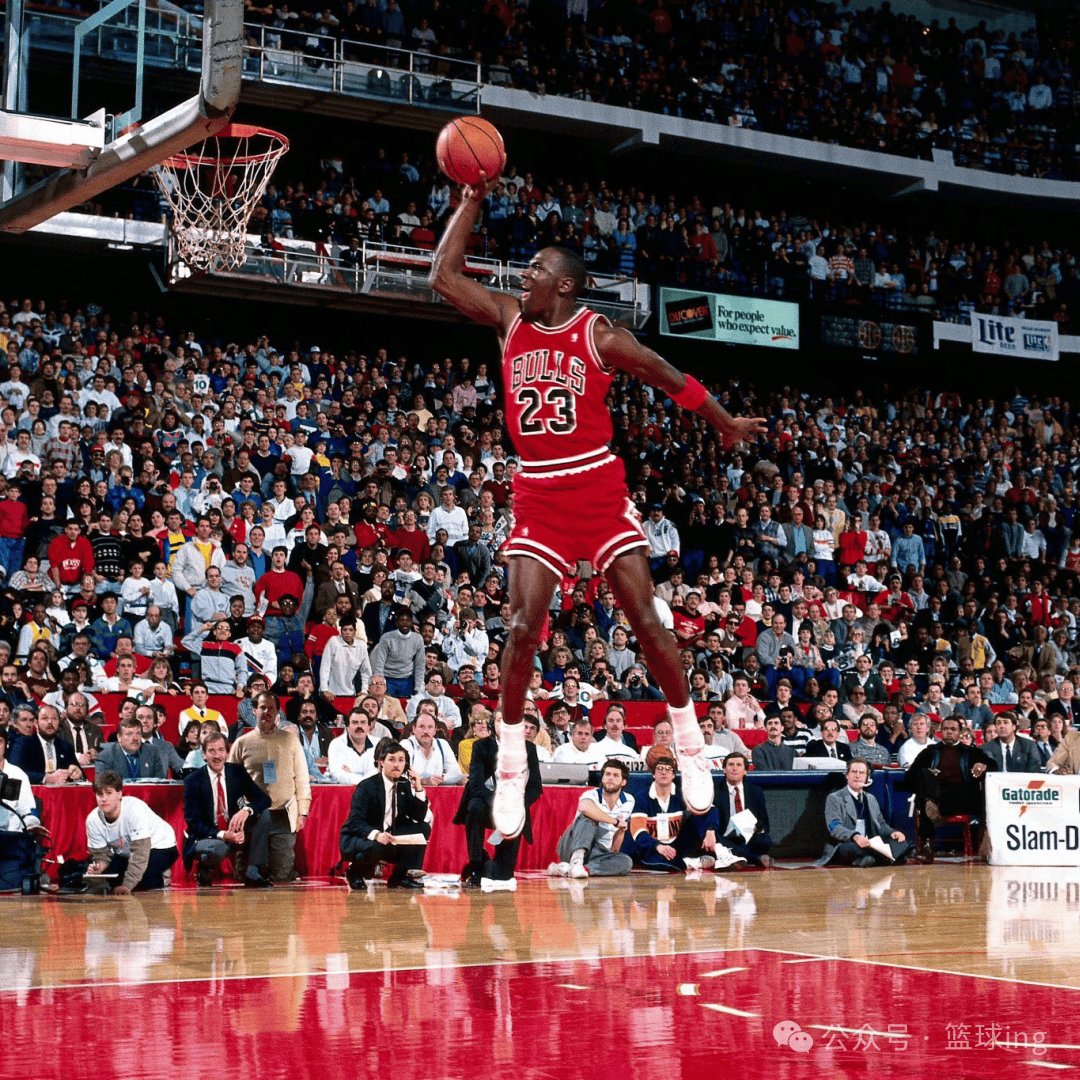 NBA历史单场30+前5名：库里落榜，詹姆斯第1