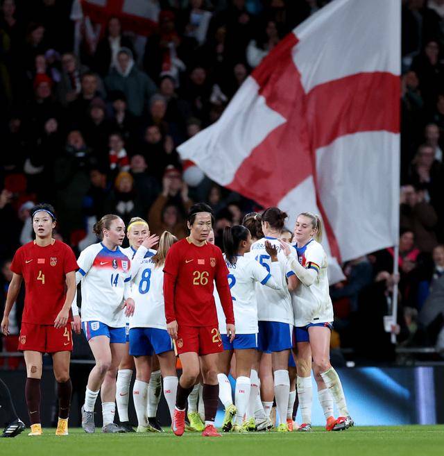 足球｜中国女足不敌英格兰女足