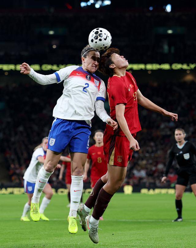 足球｜中国女足不敌英格兰女足