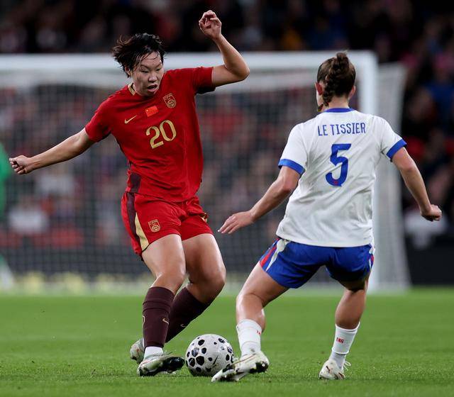 足球｜中国女足不敌英格兰女足