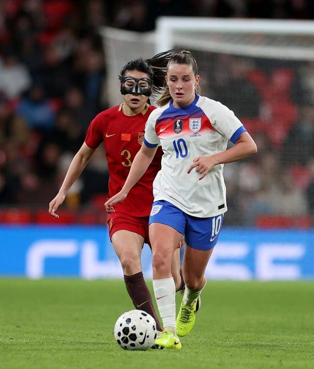 足球｜中国女足不敌英格兰女足
