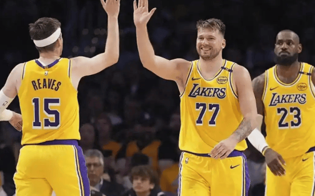 4换1！再见里夫斯！湖人雄鹿交易方案曝光，詹姆斯终于如愿以偿