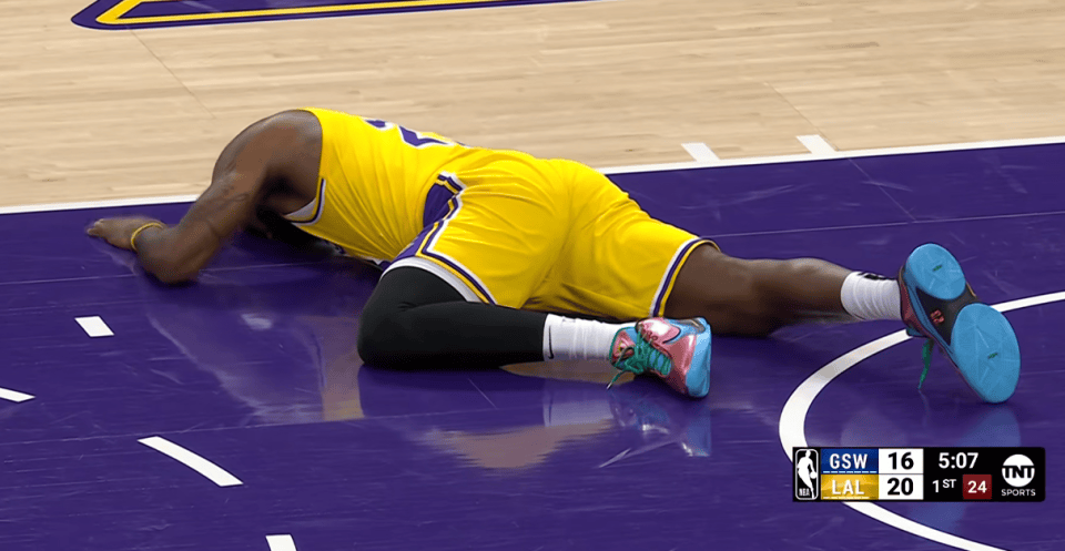 只用10场，詹姆斯把湖人防守从第10带到倒数第6！再不退役晚节难保