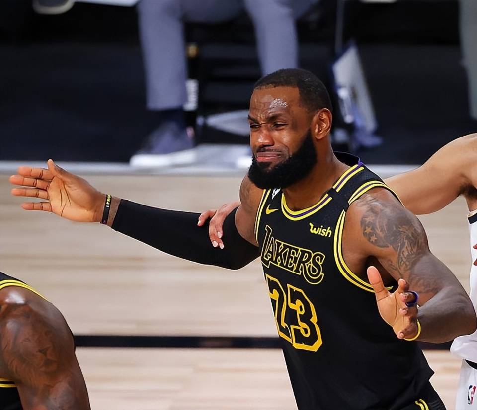 只用10场，詹姆斯把湖人防守从第10带到倒数第6！再不退役晚节难保