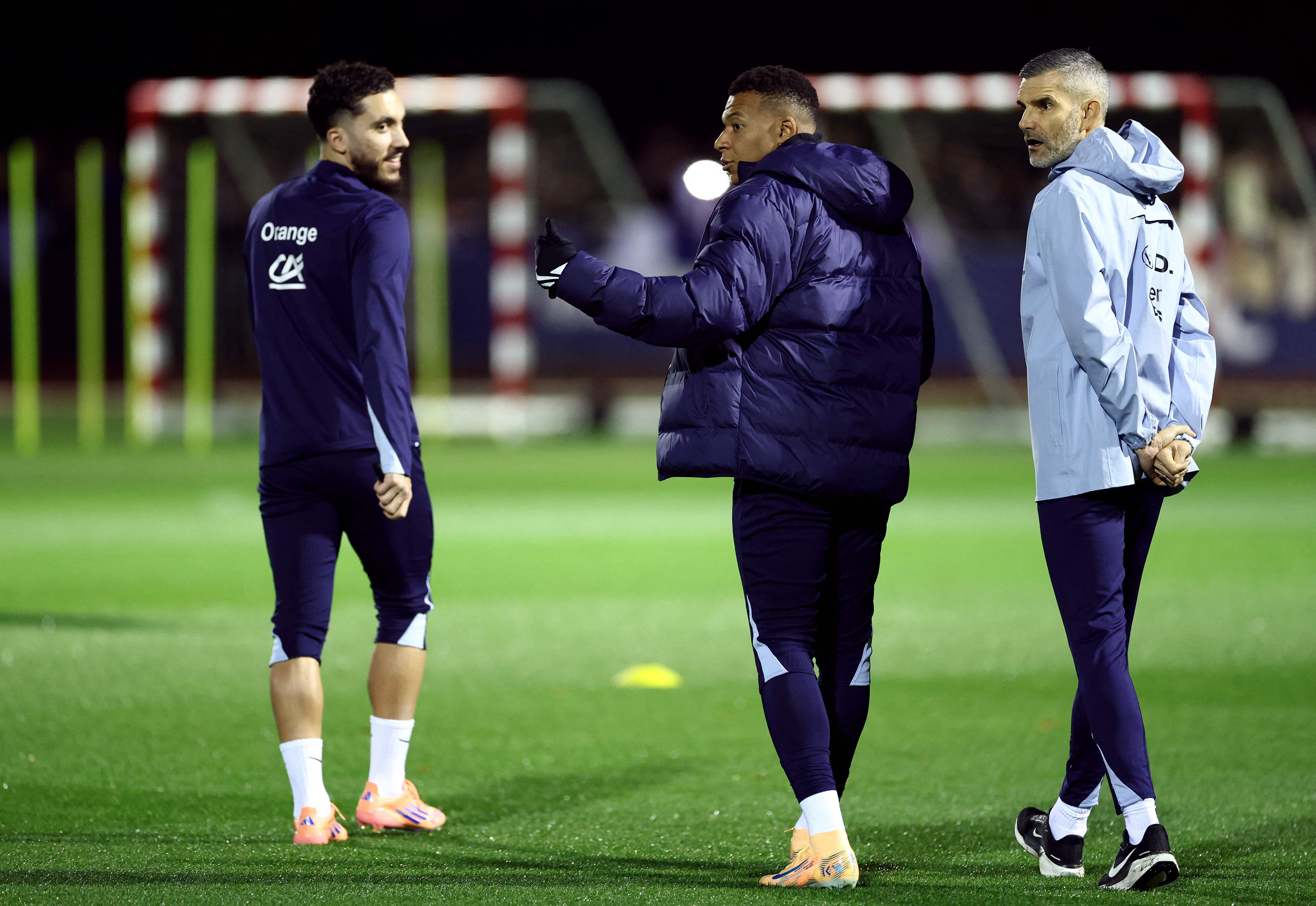 （外代二线）足球——世预赛：法国队赛前备战