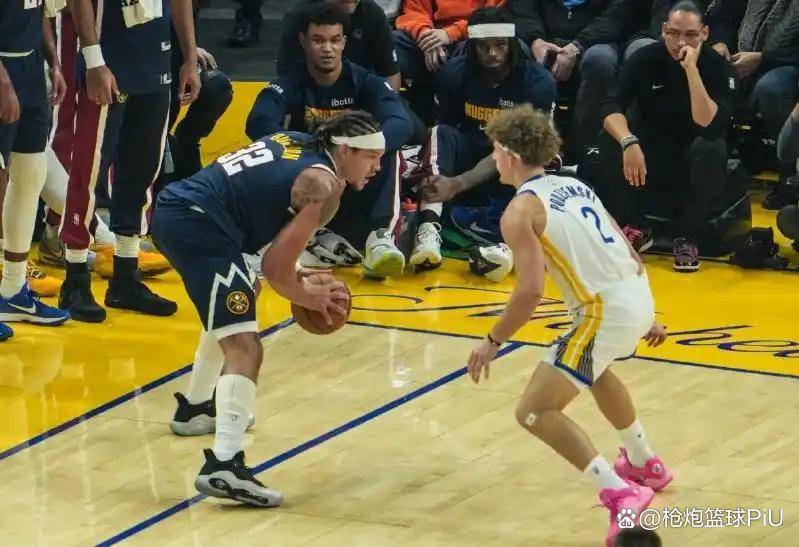 库里超远绝平三分，揭示长期主义的复利奇迹