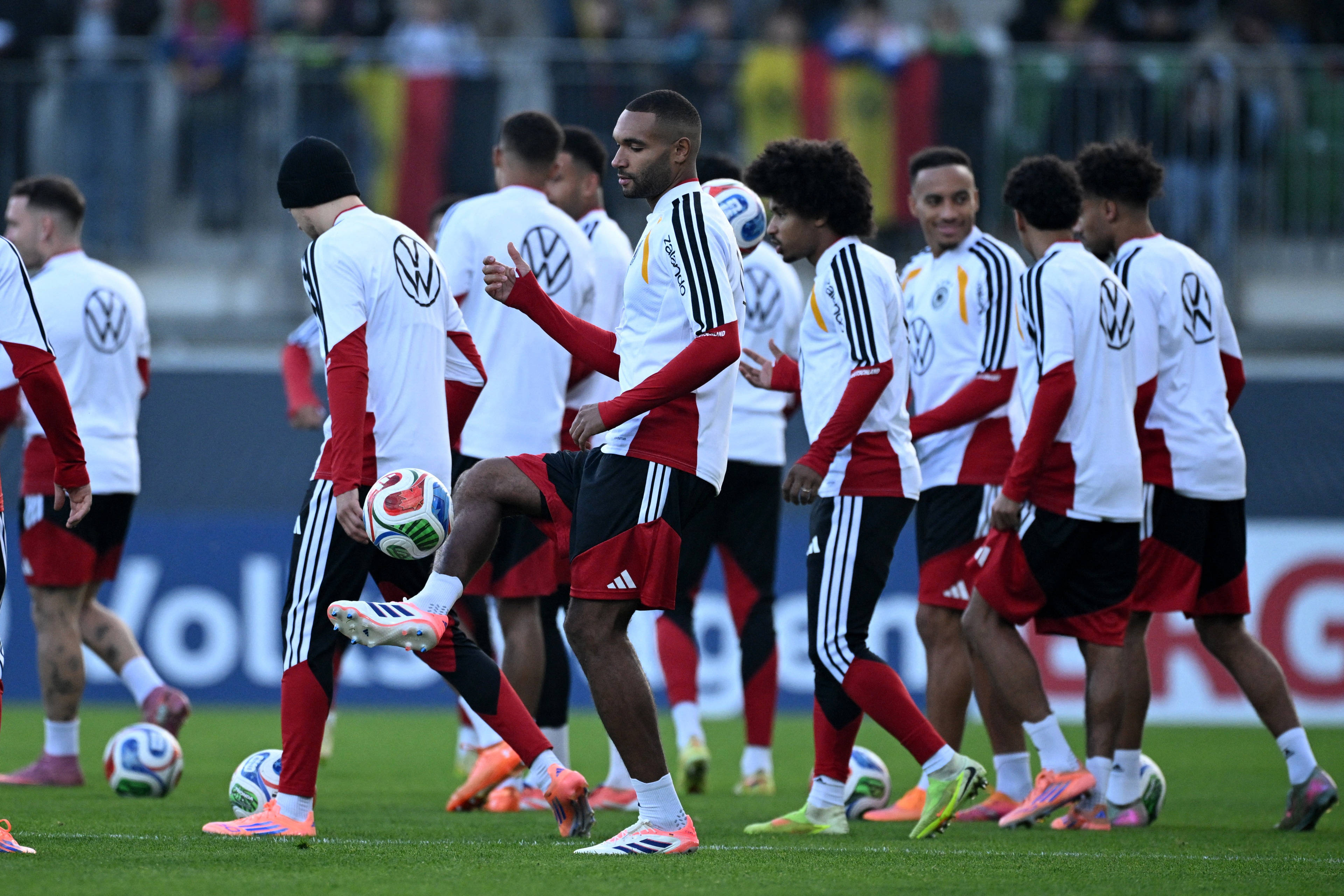 （外代二线）足球——世预赛：德国队赛前备战