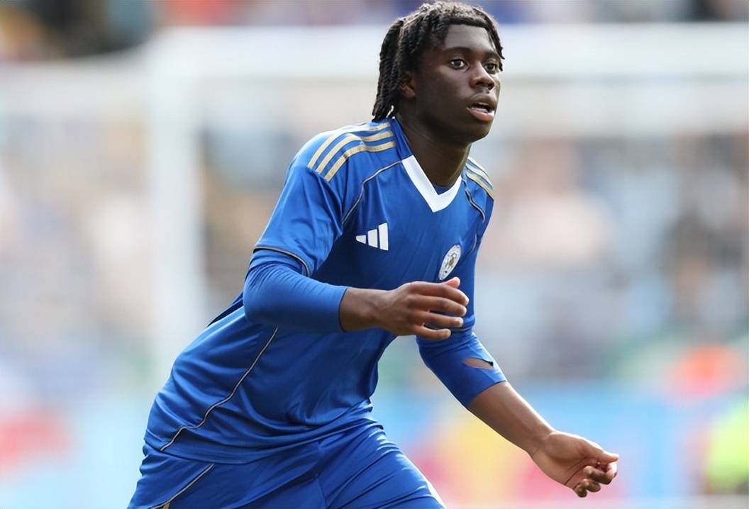 16岁英格兰天才边锋横空出世，估价1000万欧，4大欧洲豪门抢疯了