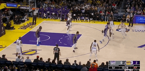 刚刚！湖人赢了！再见三连败，詹姆斯4个超级暴扣...