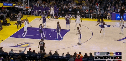 刚刚！湖人赢了！再见三连败，詹姆斯4个超级暴扣...