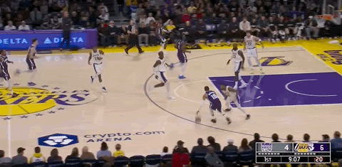 刚刚！湖人赢了！再见三连败，詹姆斯4个超级暴扣...