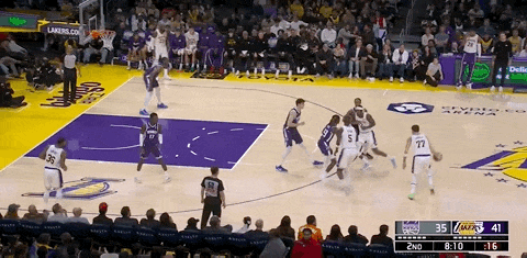 刚刚！湖人赢了！再见三连败，詹姆斯4个超级暴扣...