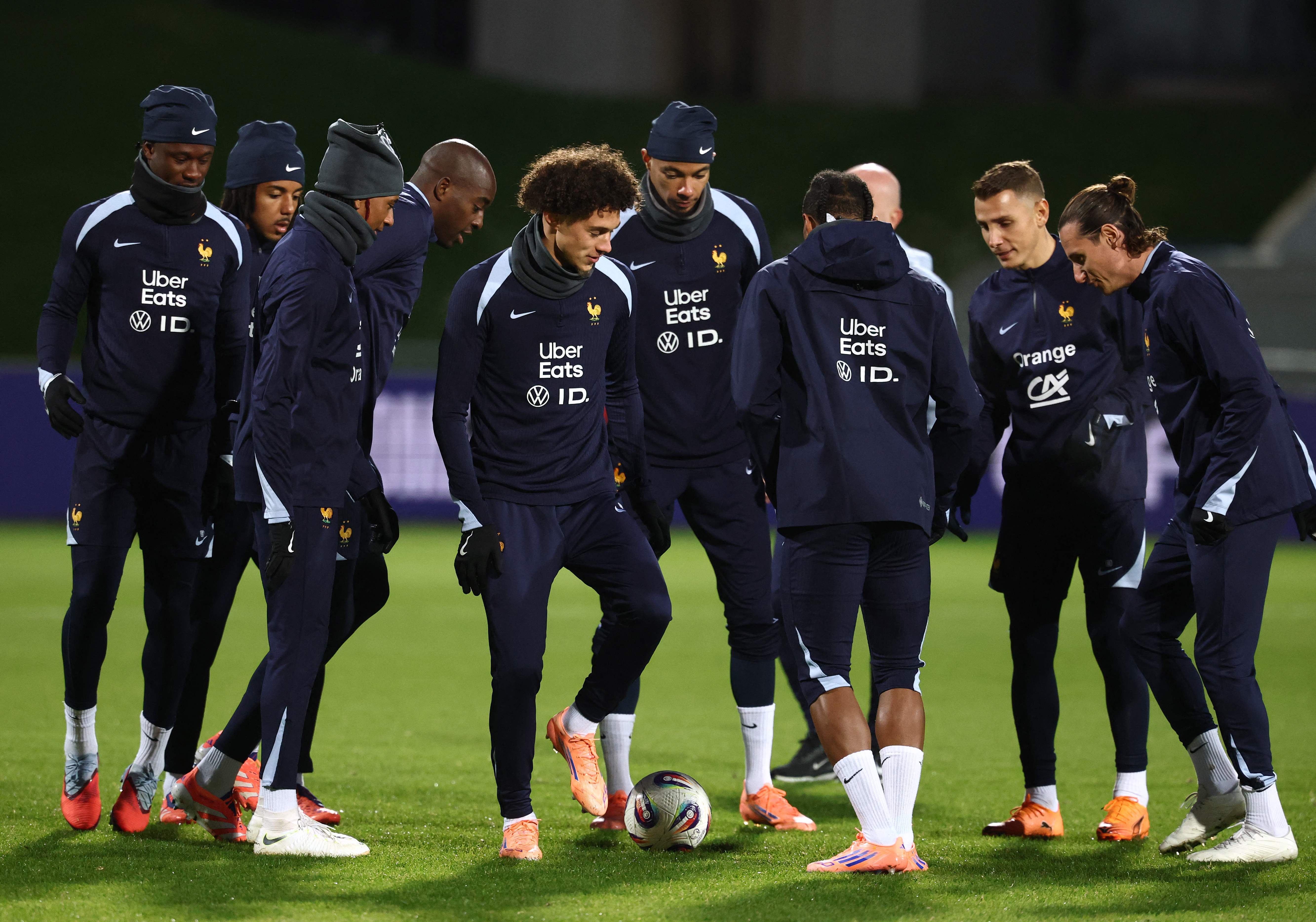 （外代二线）足球——世界杯预选赛：法国队备战