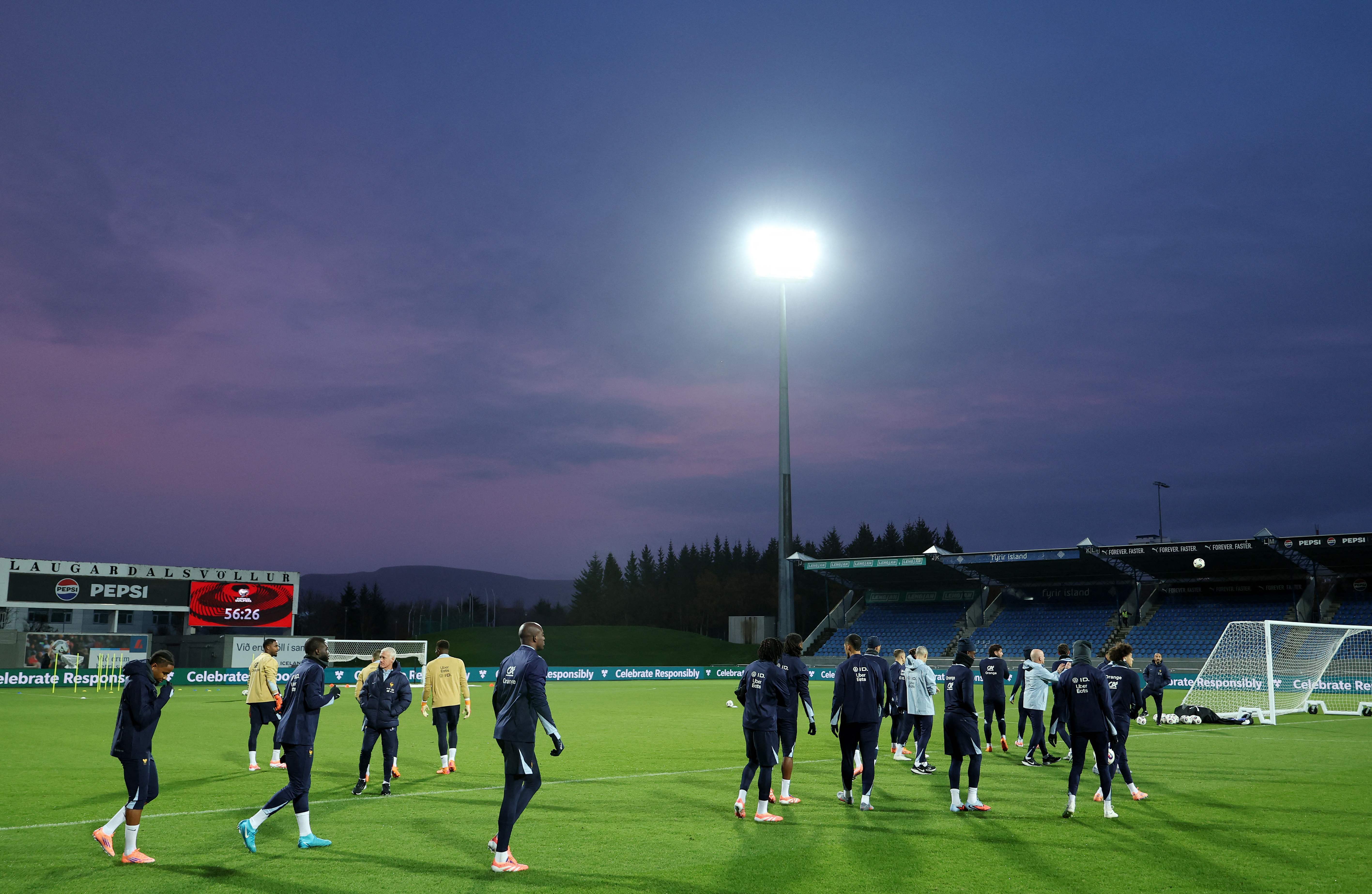 （外代二线）足球——世界杯预选赛：法国队备战