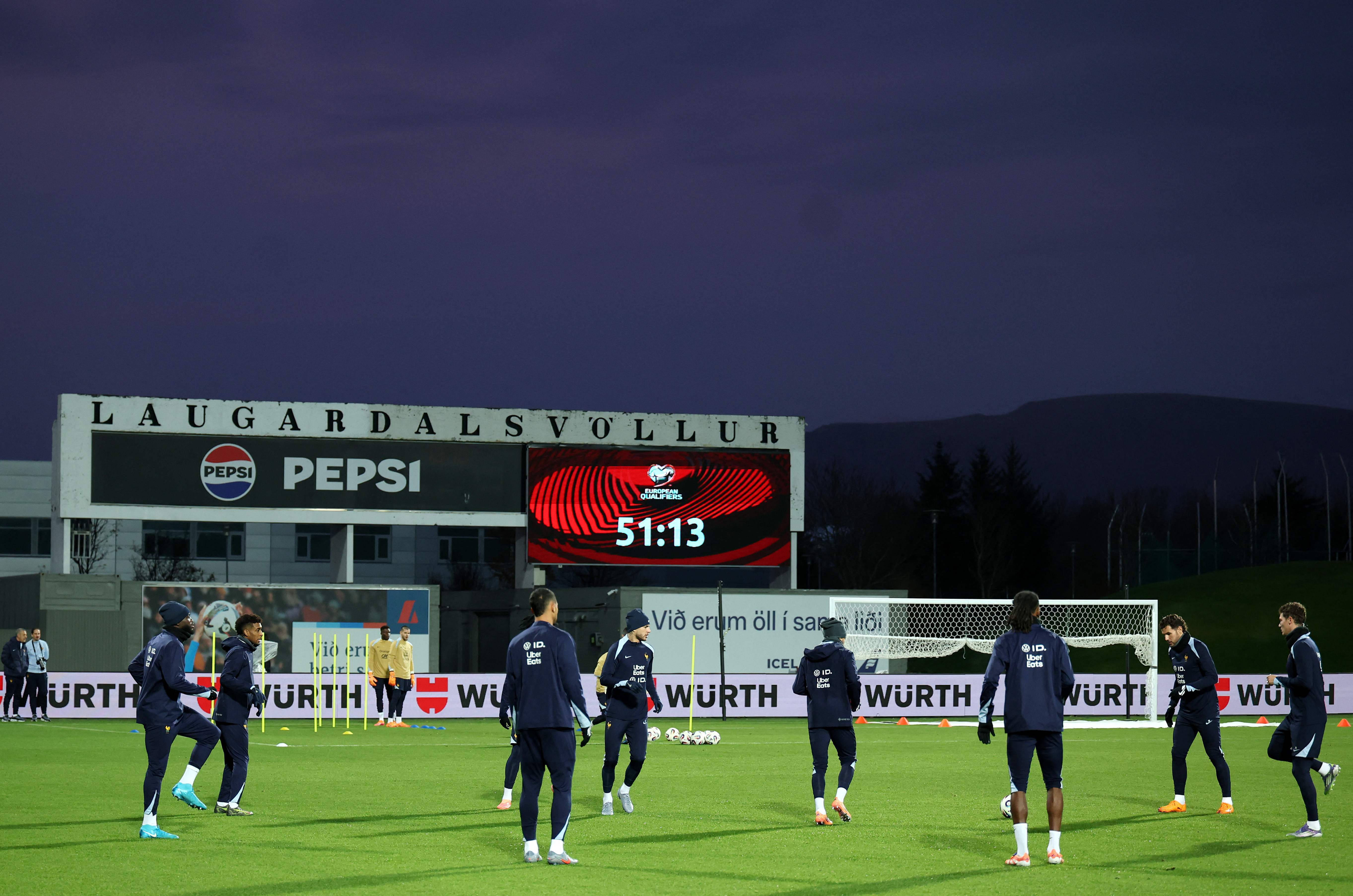 （外代二线）足球——世界杯预选赛：法国队备战