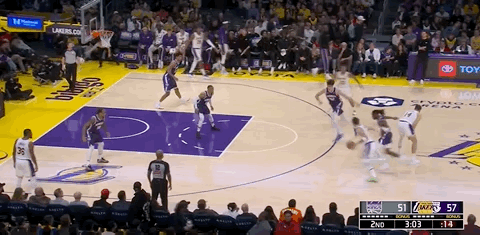 刚刚！湖人赢了！再见三连败，詹姆斯4个超级暴扣...