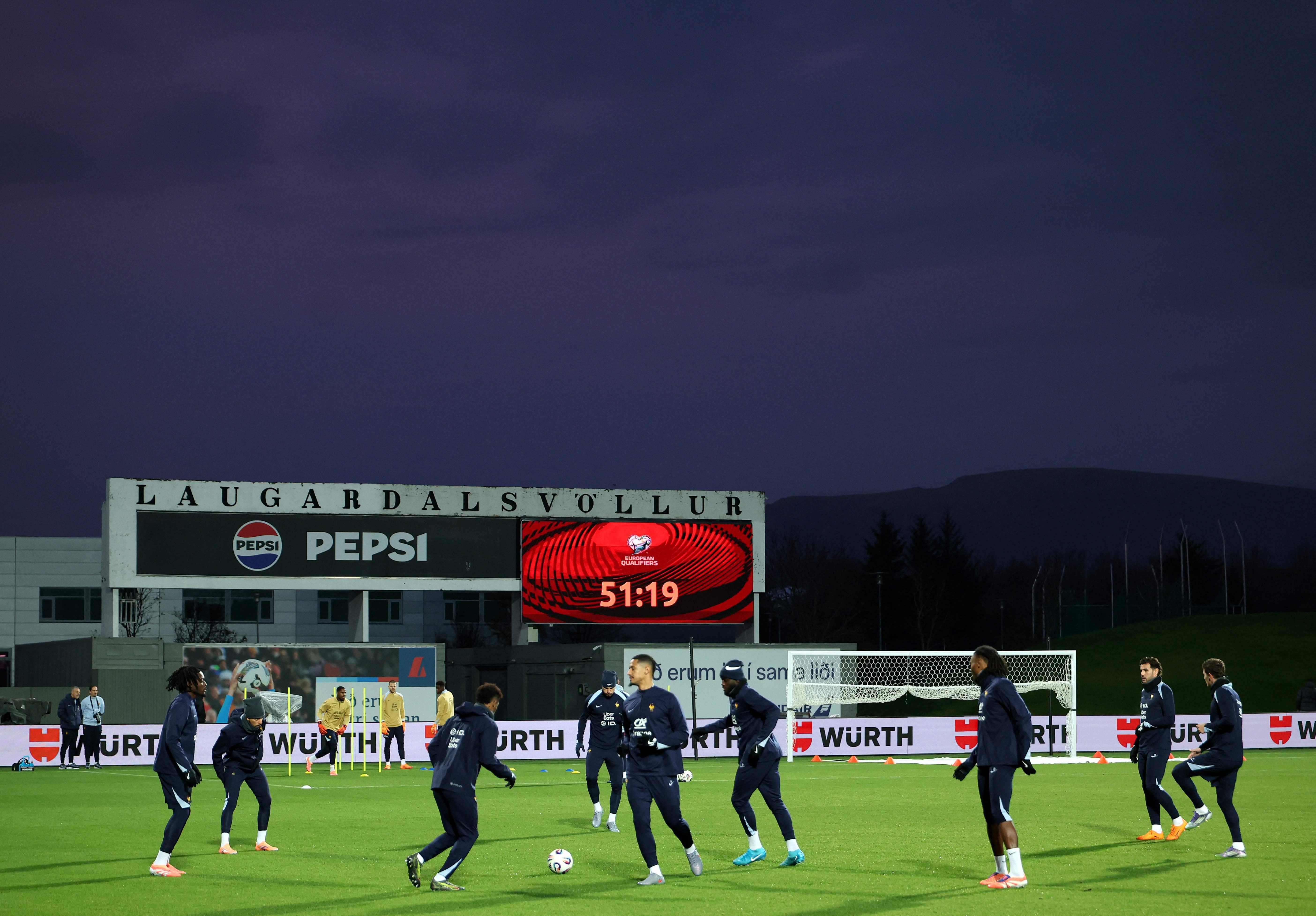 （外代二线）足球——世界杯预选赛：法国队备战