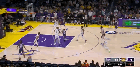 刚刚！湖人赢了！再见三连败，詹姆斯4个超级暴扣...