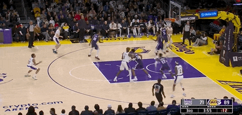 刚刚！湖人赢了！再见三连败，詹姆斯4个超级暴扣...