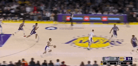 刚刚！湖人赢了！再见三连败，詹姆斯4个超级暴扣...