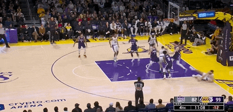 刚刚！湖人赢了！再见三连败，詹姆斯4个超级暴扣...