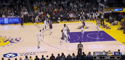 刚刚！湖人赢了！再见三连败，詹姆斯4个超级暴扣...