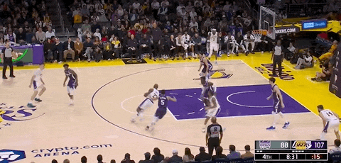 刚刚！湖人赢了！再见三连败，詹姆斯4个超级暴扣...