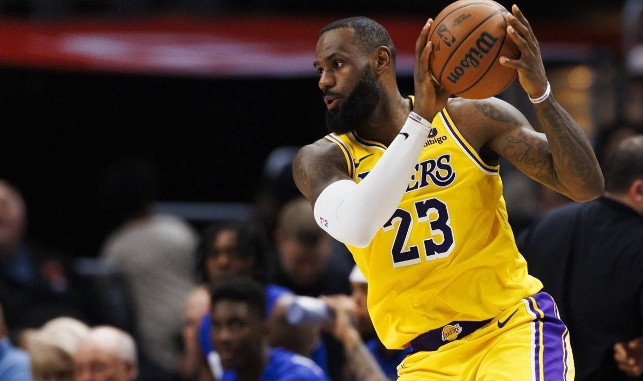 出手不到20次，拿到30+有多难？科比11次，库里37次，詹姆斯112次，杜兰特呢？