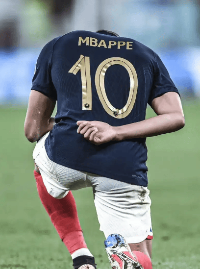 再见德尚！齐达内或提前空降！法国队名宿爆料，联手姆巴佩封神