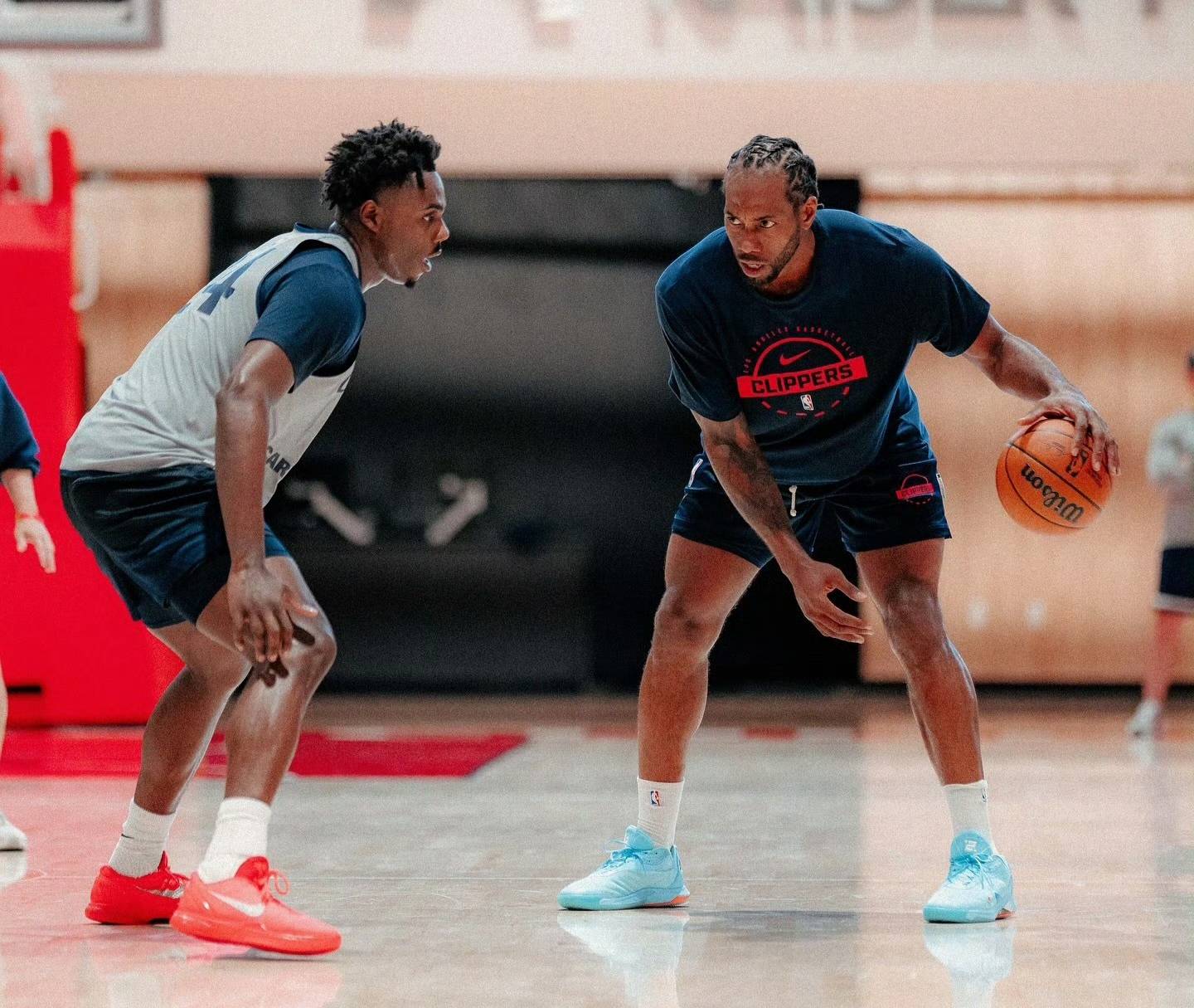 快船备战季前赛首战：氛围轻松，蓄势待发