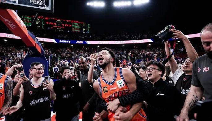 超级外援重返CBA？多家俱乐部争抢，季后赛超远三分绝杀广东