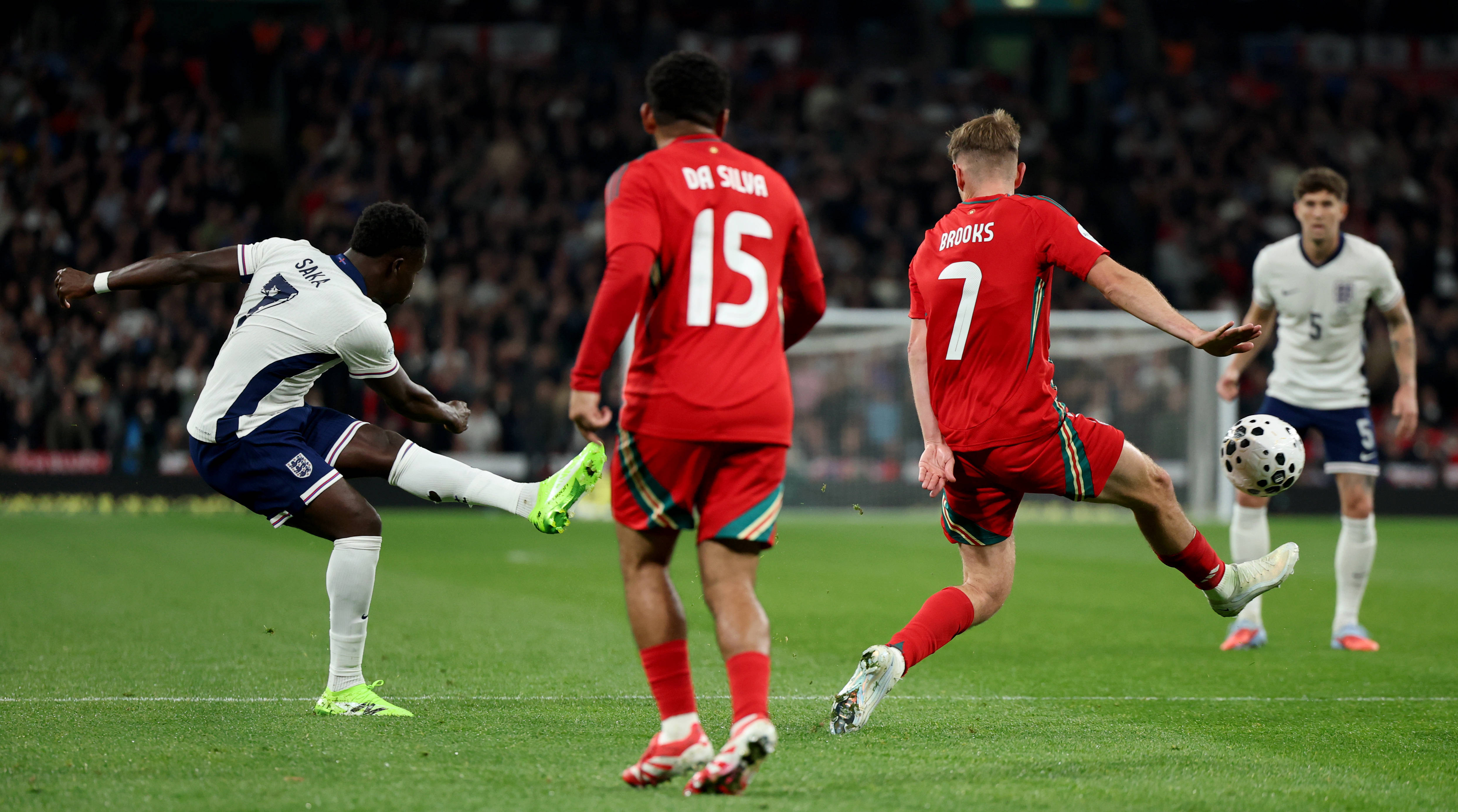 （体育）足球——热身赛：英格兰胜威尔士