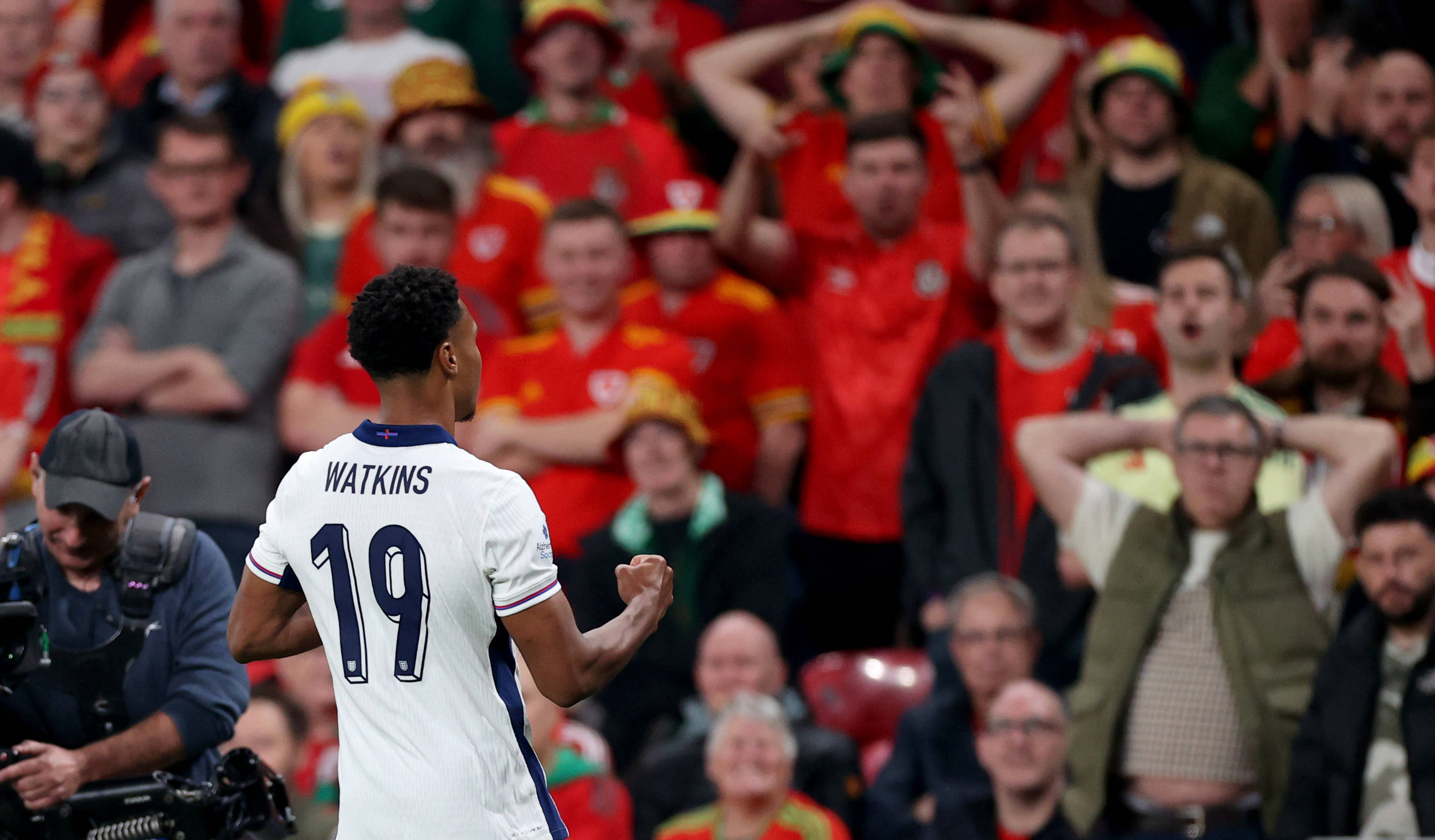 （体育）足球——热身赛：英格兰胜威尔士