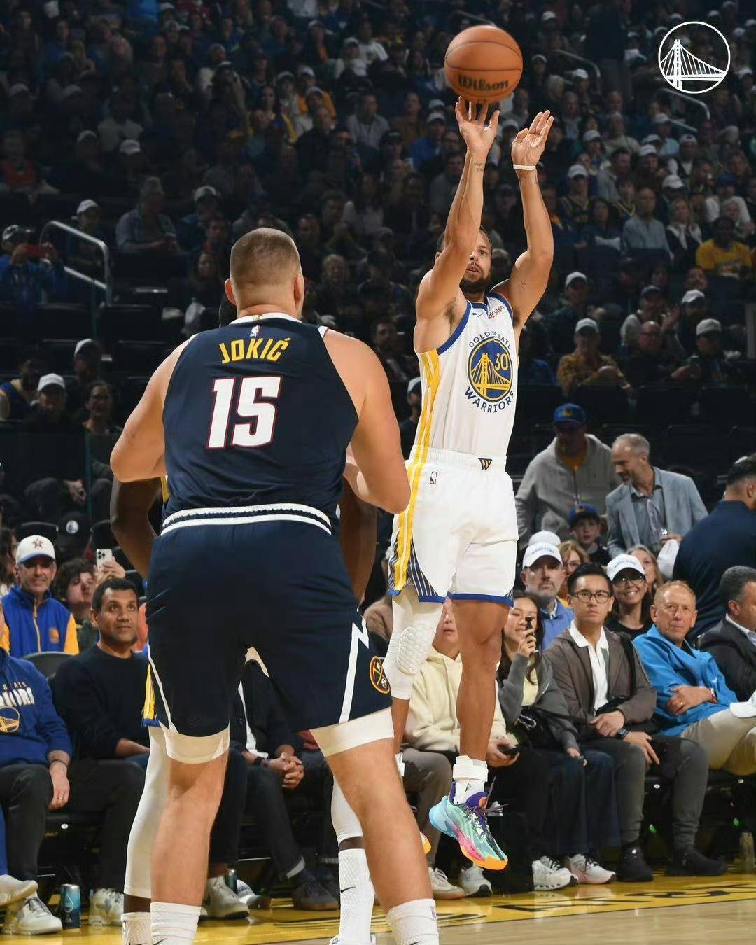 库里42分对飙戈登50分！勇士加时逆转掘金，超远三分绝平太逆天