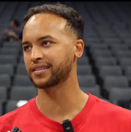 NBA季前赛：杨瀚森备战开拓者对阵爵士