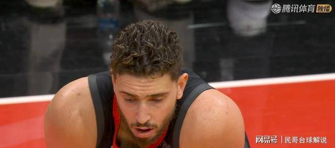 3分憾负！最后两秒，申京超远三分打铁，杜兰特直接走向球员通道