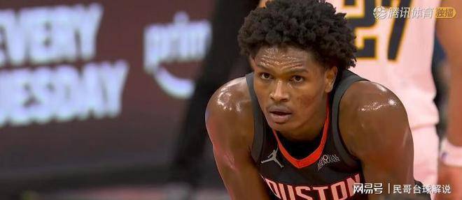 3分憾负！最后两秒，申京超远三分打铁，杜兰特直接走向球员通道