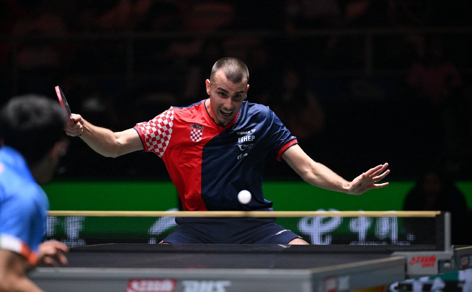 蒯曼击败马洛巴比克，国乒击败克罗地亚队，韩国队险胜法国队